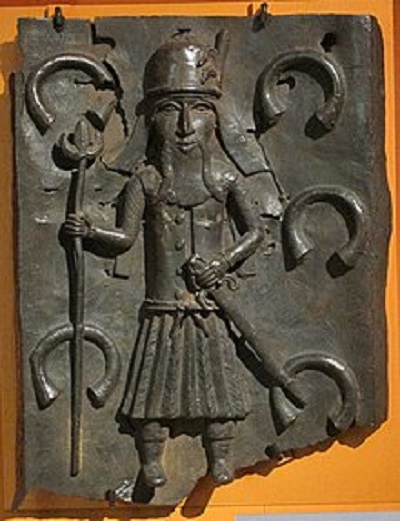 Bronze depiction of a portugese soldier