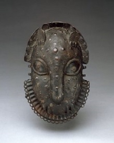 Bronze ornament depicting a leopard's head